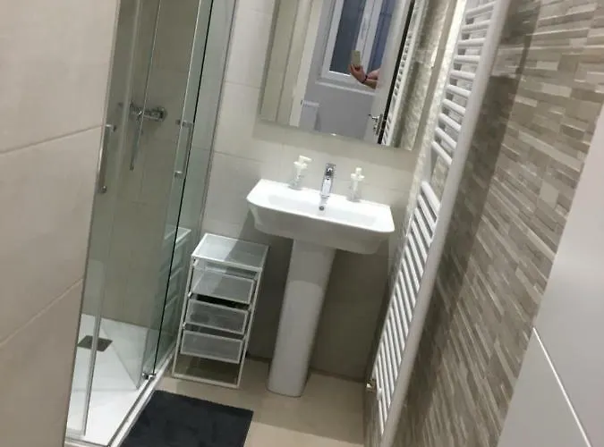 Gyc Viviendas Deluxe Apartment